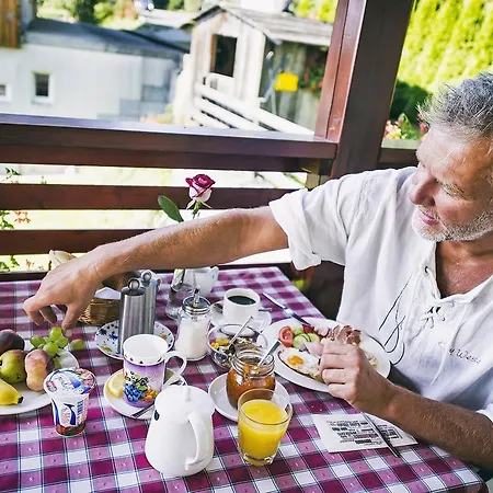 Konukevi Krejza 3*